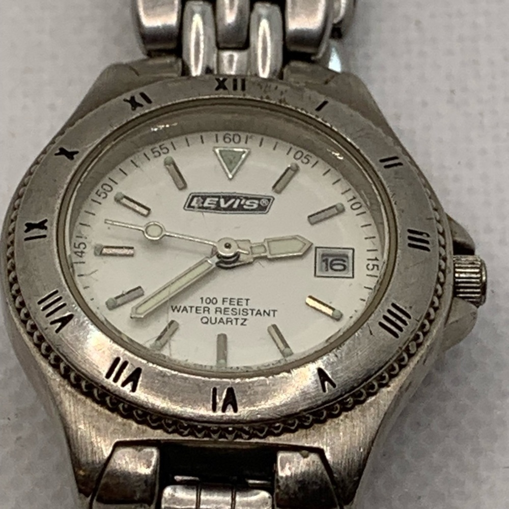 LEVIS Diver Style Bracelet Date Watch